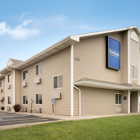 Travelodge By Wyndham Missouri Valley Экстерьер фото