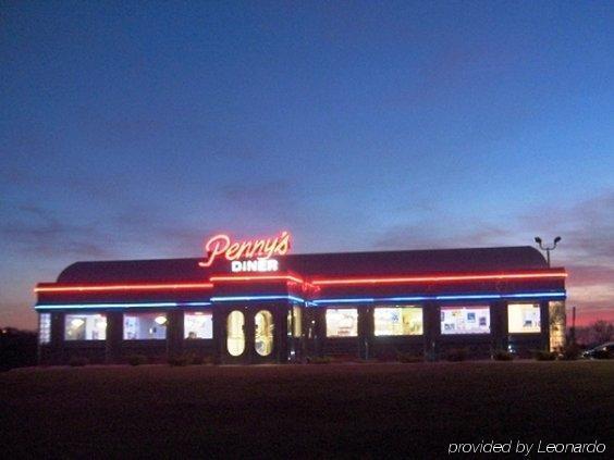 Travelodge By Wyndham Missouri Valley Экстерьер фото