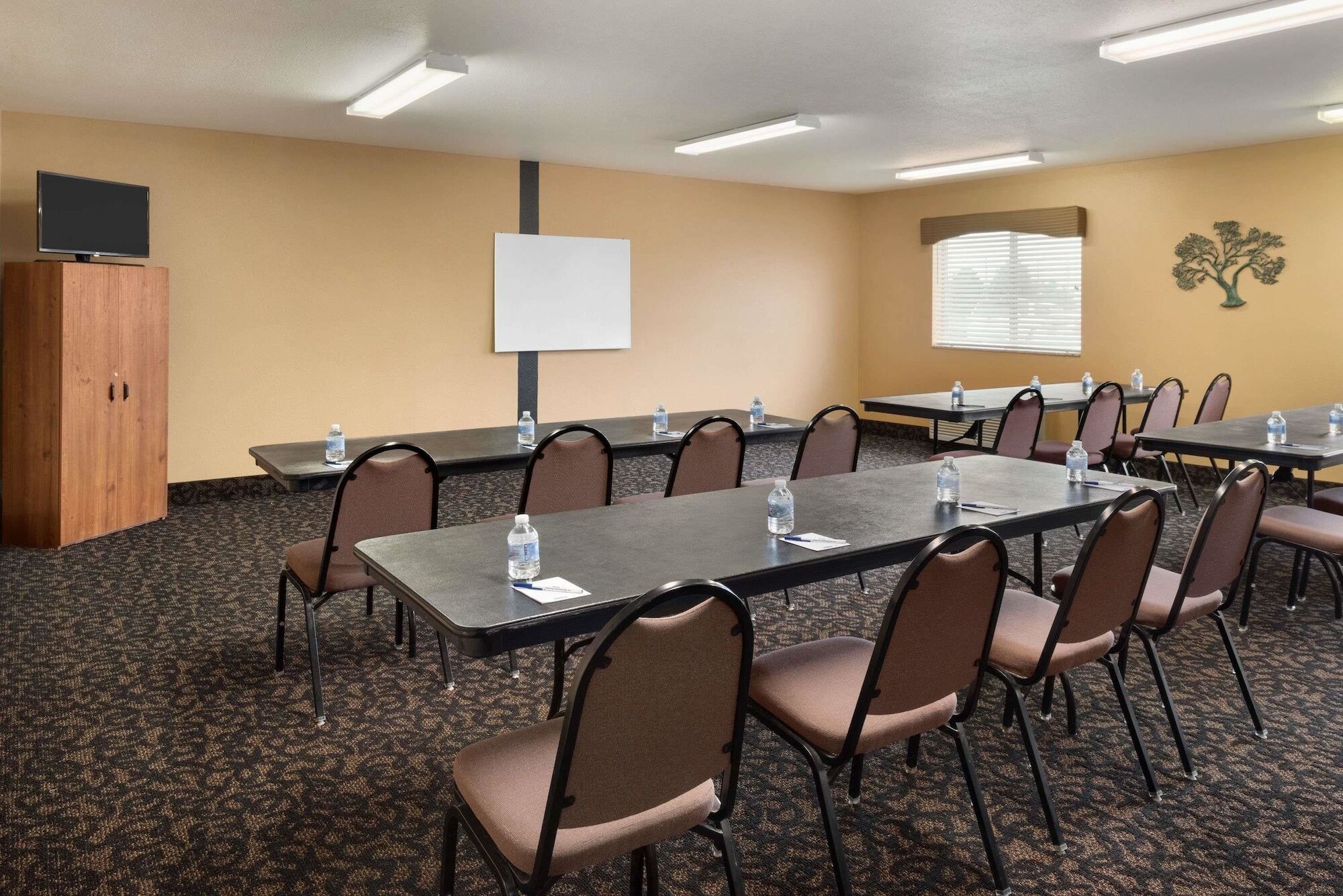 Travelodge By Wyndham Missouri Valley Экстерьер фото